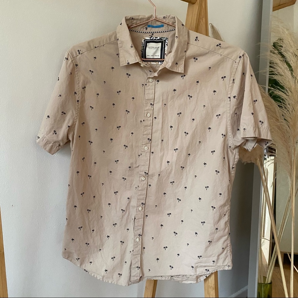 Short sleeve button down palm tree print shirt